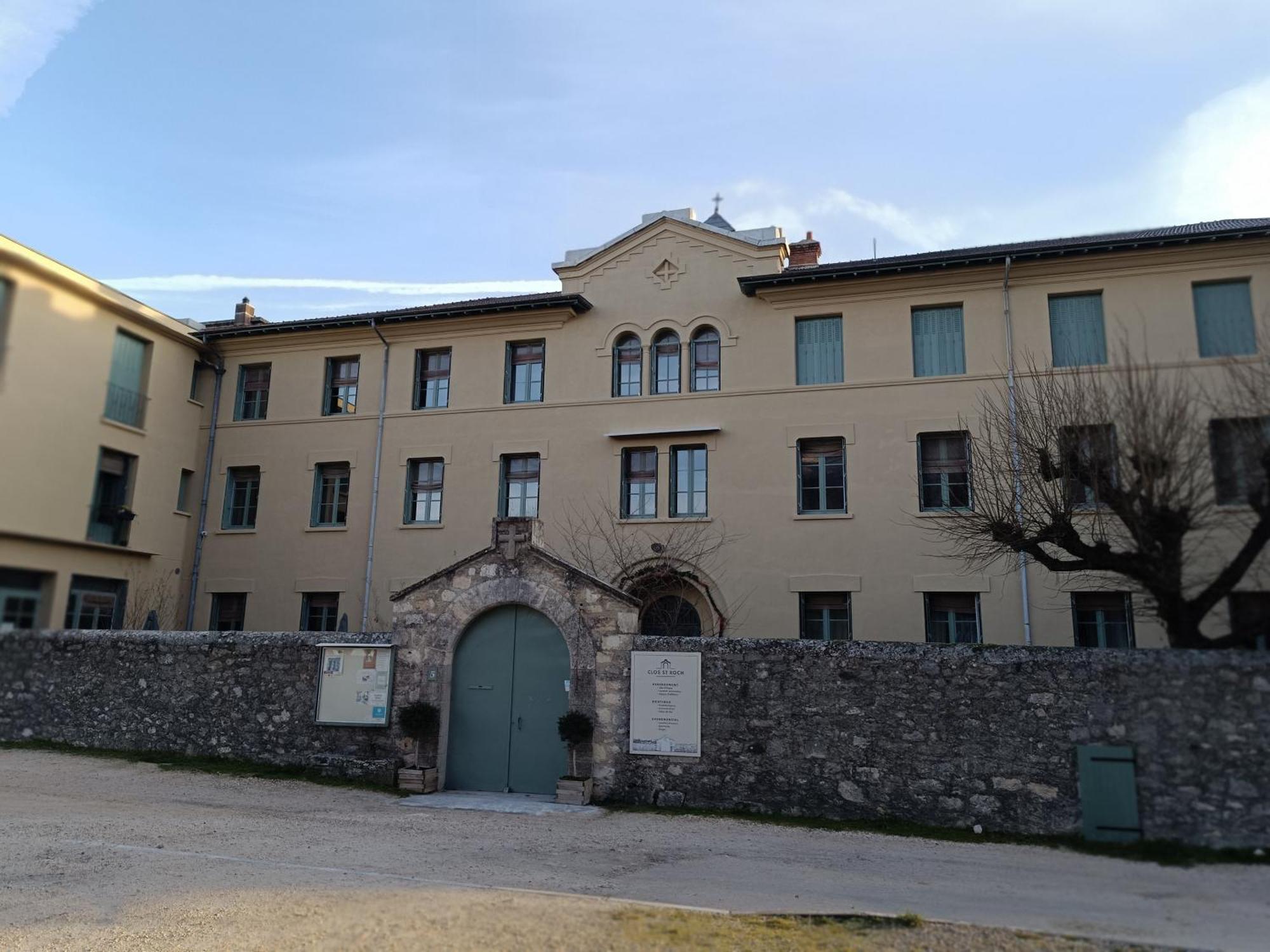 Gite D'Etape Et De Groupe Du Clos Saint Roch Viviers Exterior photo